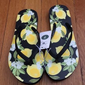 BRAND NEW Lemon print flip flops